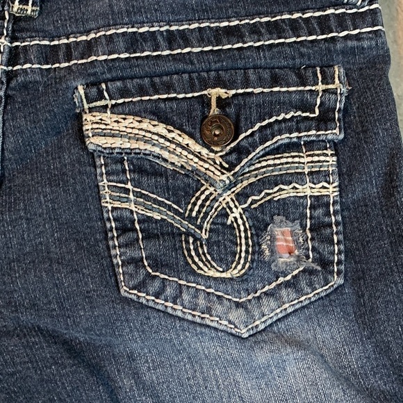 𝅺Maurices Denim Shorts - Picture 6 of 6